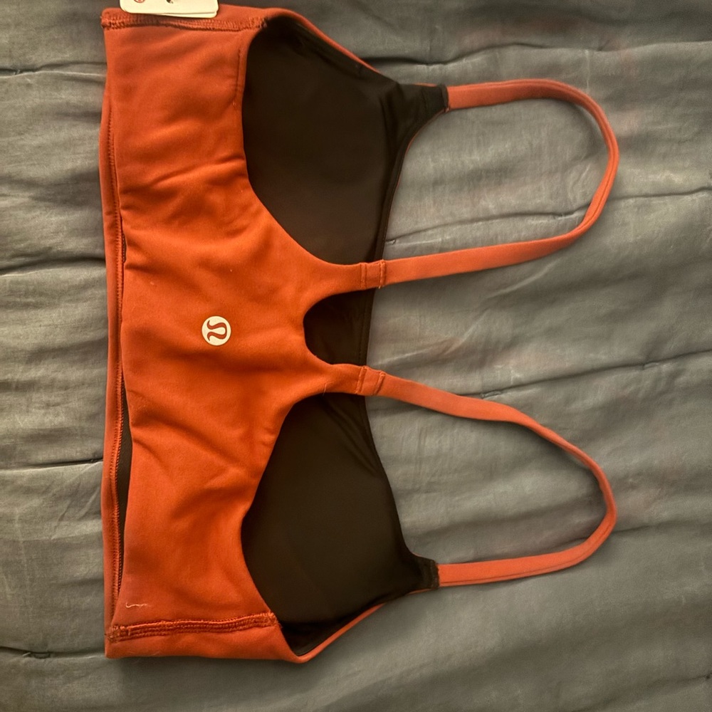 Brand NEW lulu lemon winder train strapped racer bra size 6
